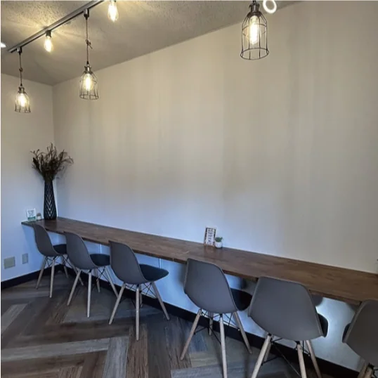 Cozy counter seating